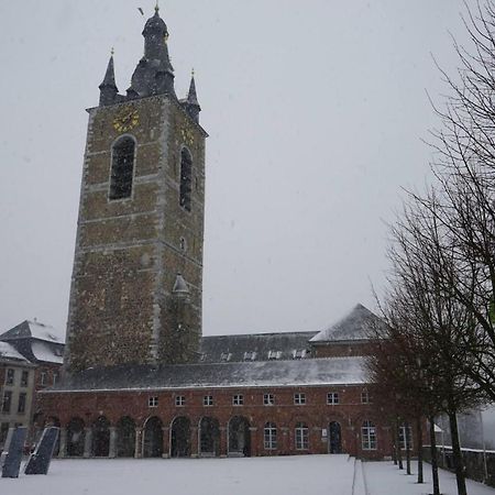 Le Refuge Des Catulas Thuin Eksteriør billede